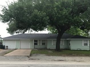 311 S Avenue E, Shiner, TX 77984