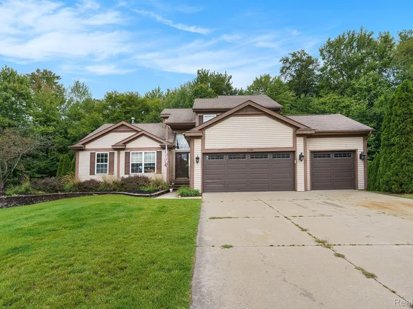 11360 Matthew Ln, Hartland, MI 48353