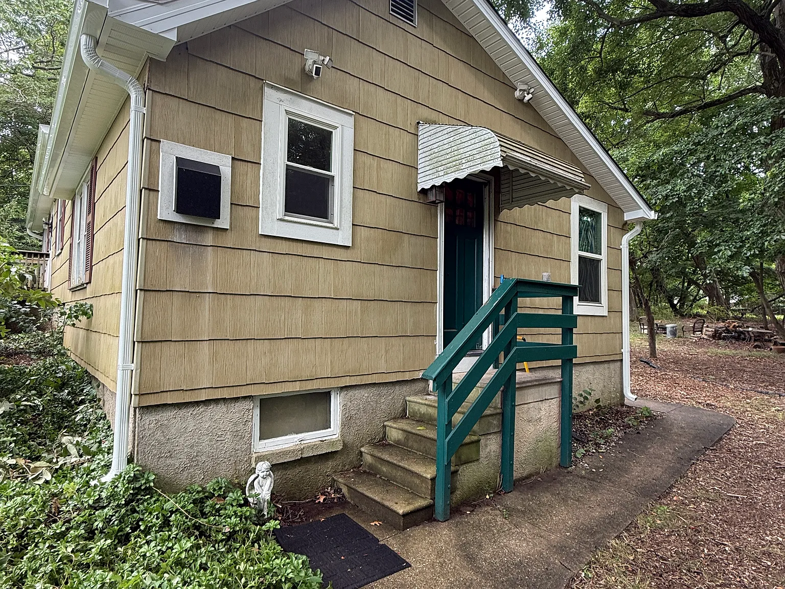 6650 Montgomery Rd — Photo 1