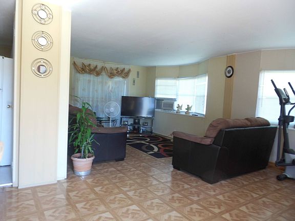 3rd image of 19 S Alhambra Ln