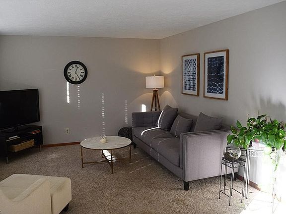 3rd image of 5685 Shandle Blvd