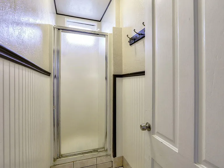 468 S 6th St #10 — Photo 7