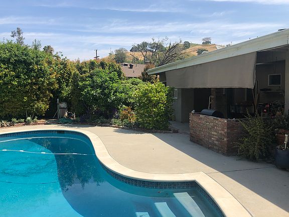 2nd image of 10039 Wheatland Ave