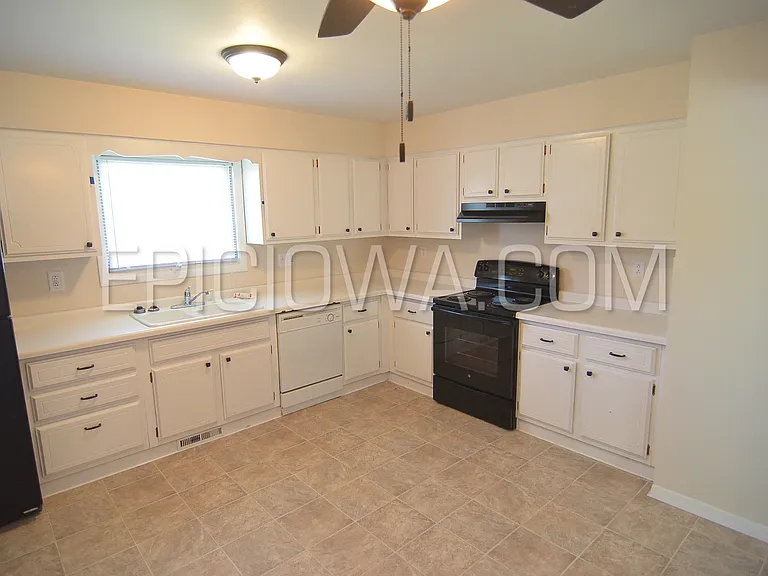 143 Sunrise Dr NW — Photo 12