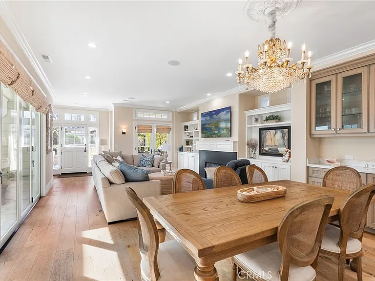 220 Coral Ave — Photo 5