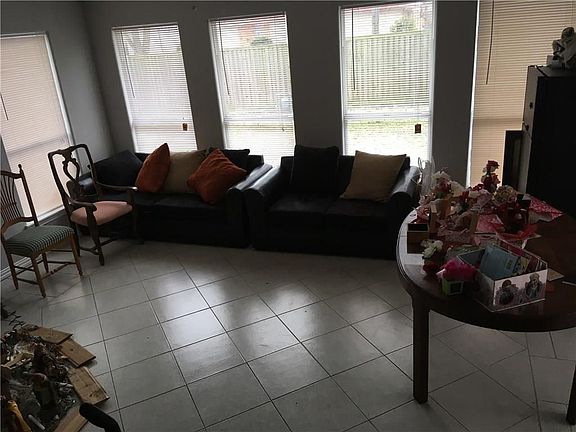 4th image of 8730 Blossom Ln