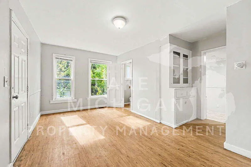 2 bed, 1.0 bath, 900 sqft, $1,095 — Photo 4