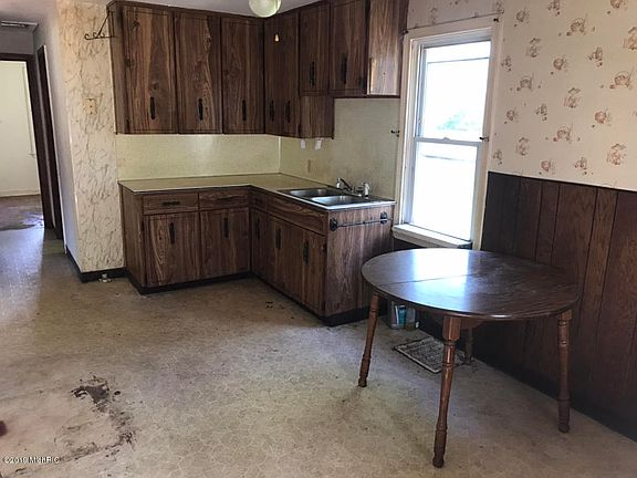 5th image of 1535 Grant Ave