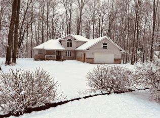 1722 Golden Ridge Ln, Gaylord, MI 49735