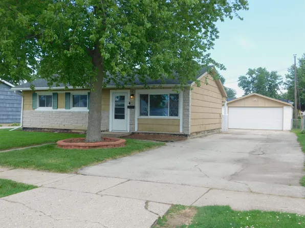 1722 Evans Ave, Loves Park, IL 61111