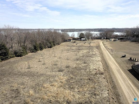 2nd image of Stoney Point Rd