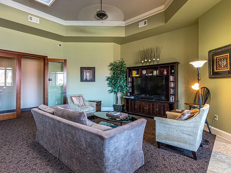 445 W Blount Ave #225 — Photo 28