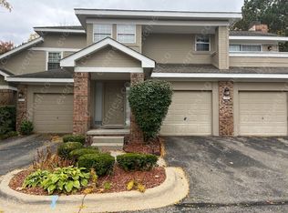 6630 Fieldstone Ct, West Bloomfield, MI 48322