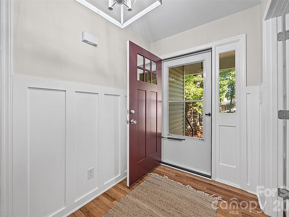 3rd image of 4324 Hickory Hollow Rd