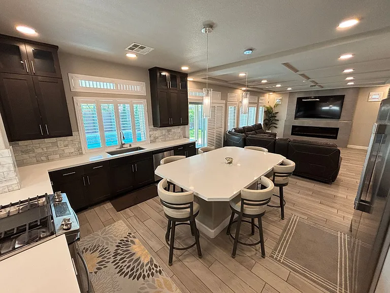11194 Formosa Springs Ct — Photo 14