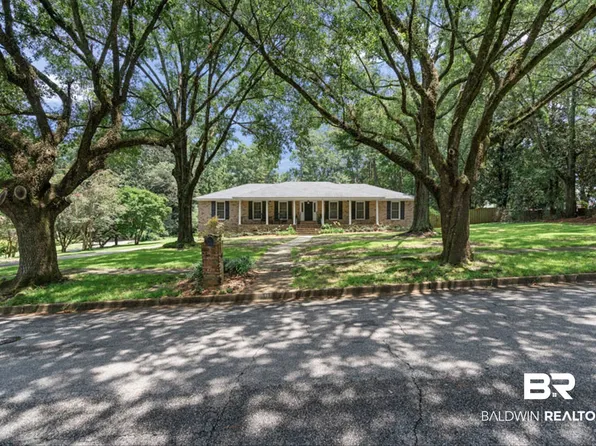 663 Ridgefield Rd, Mobile, AL 36608