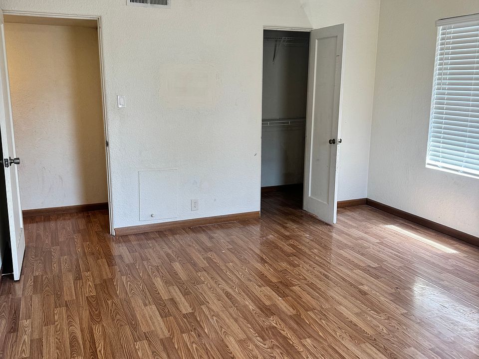 2nd image of 709 N Guadalupe St