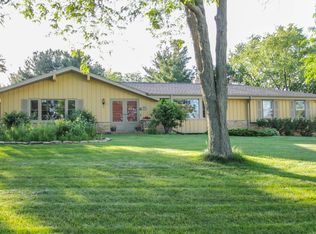 W356N5123 Lakeshore Dr, Oconomowoc, WI 53066
