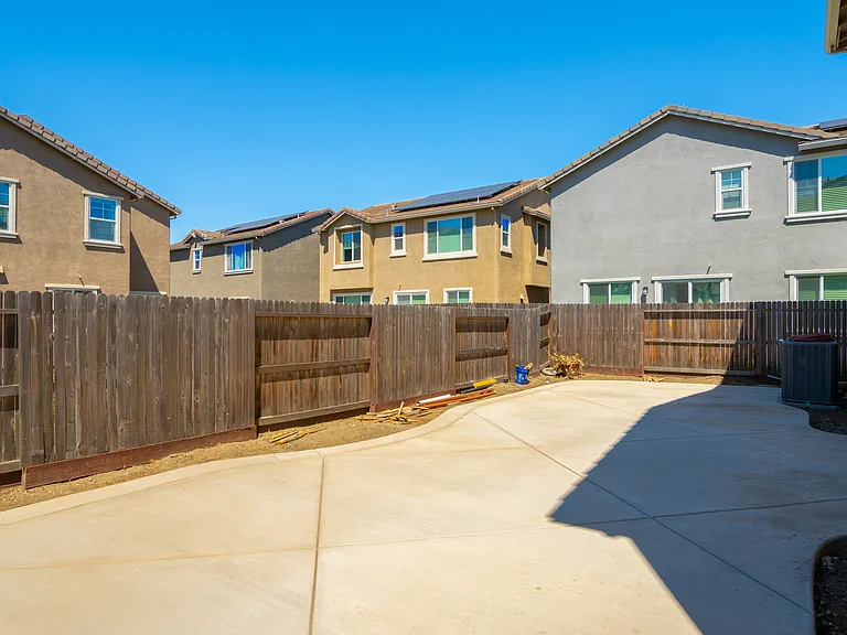 548 Aliki Dr — Photo 35