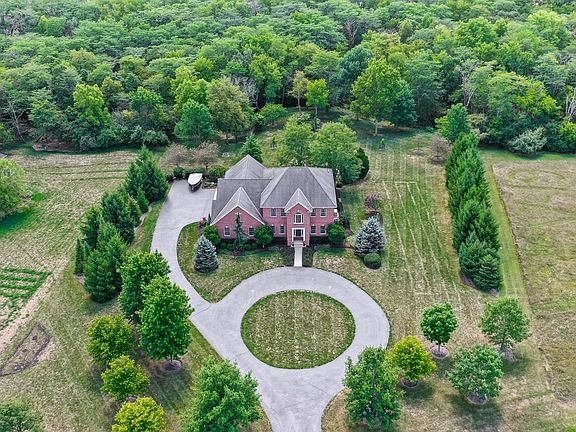 2nd image of 135 Dogwood Ct