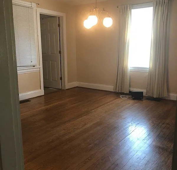1009 Market St E — Photo 15