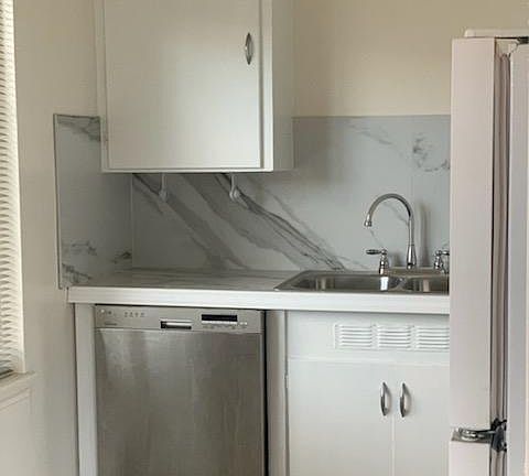 5th image of 1400 Queen Anne Ave N APT 301