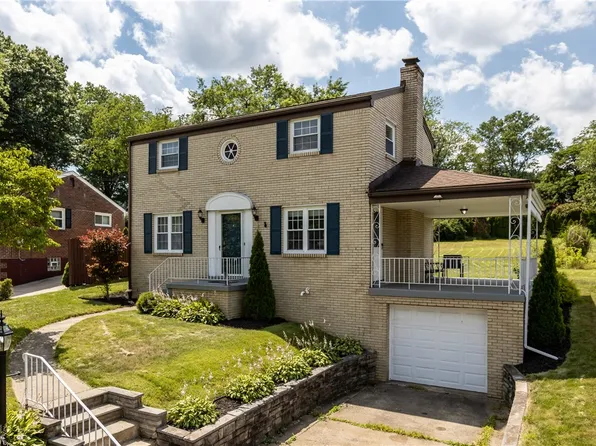 2200 Pleasant Dr, White Oak, PA 15131