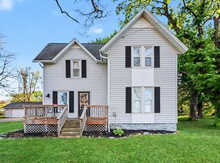 347 Riverview Dr, Plainwell, MI 49080