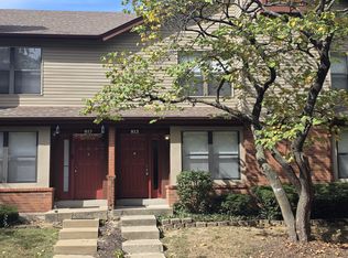 813 Forest Trace Dr, Chesterfield, MO 63017