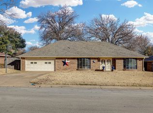 1816 Big Bend Dr, Grapevine, TX 76051