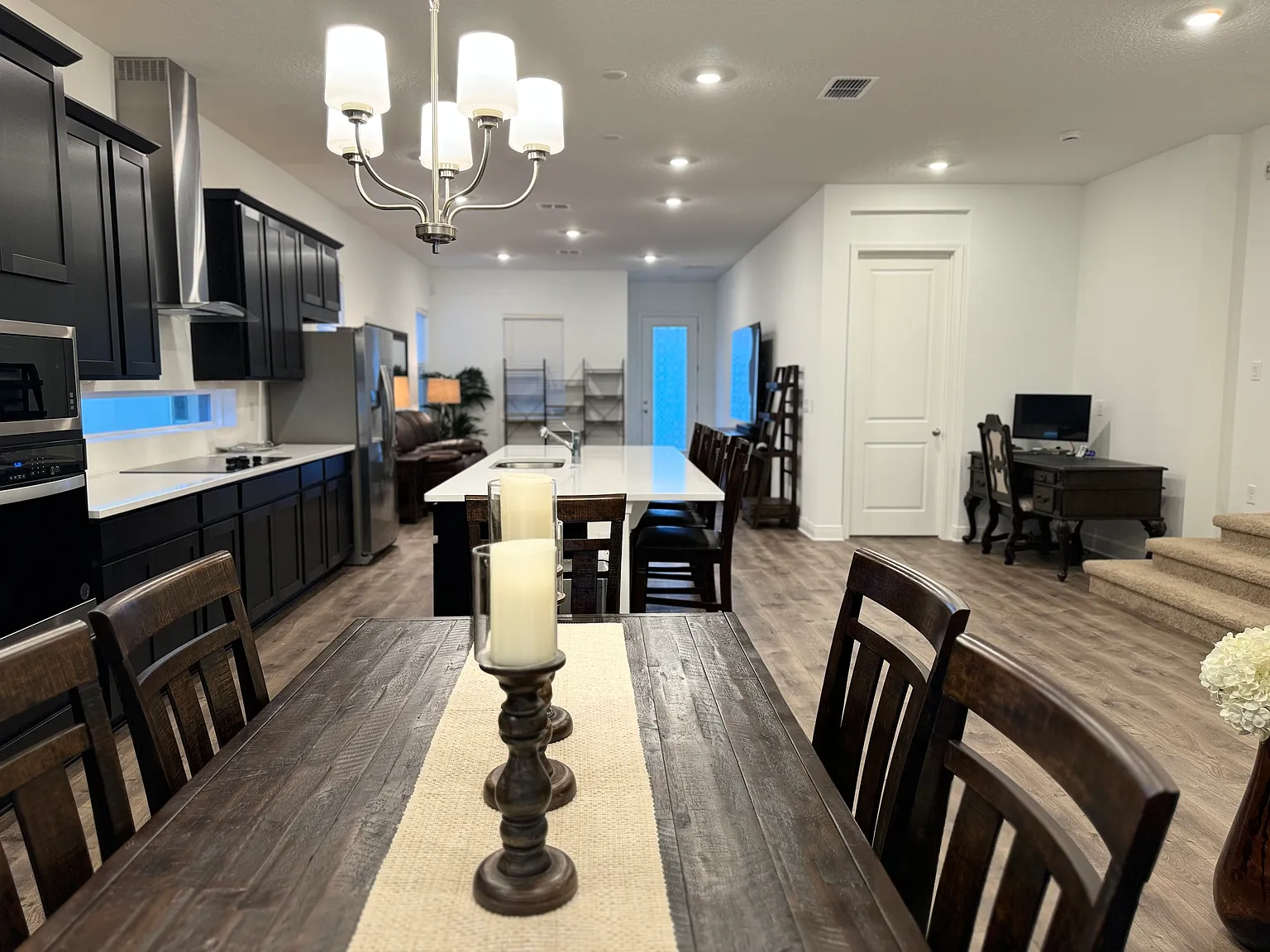 4 bed, 3.5 bath, 2980 sqft, $3,595 — Photo 2