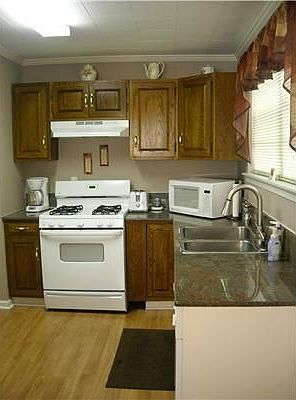 2nd image of 1837 Manor Hgts Dr