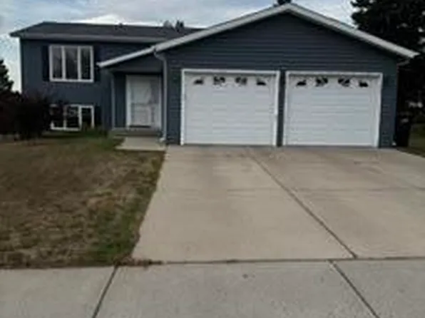 4020 S Arlington Dr, Bismarck, ND 58503