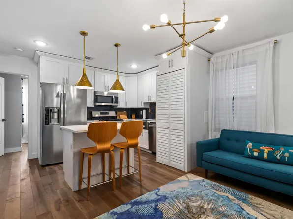 41 Beacon Avenue image 3 of 21