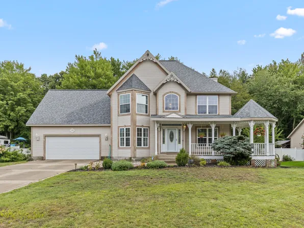 1106 Brookway Ct, Norton Shores, MI 49441