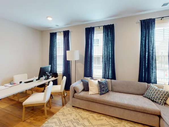 512 Lasko Ln #512, Parlin, NJ 08859