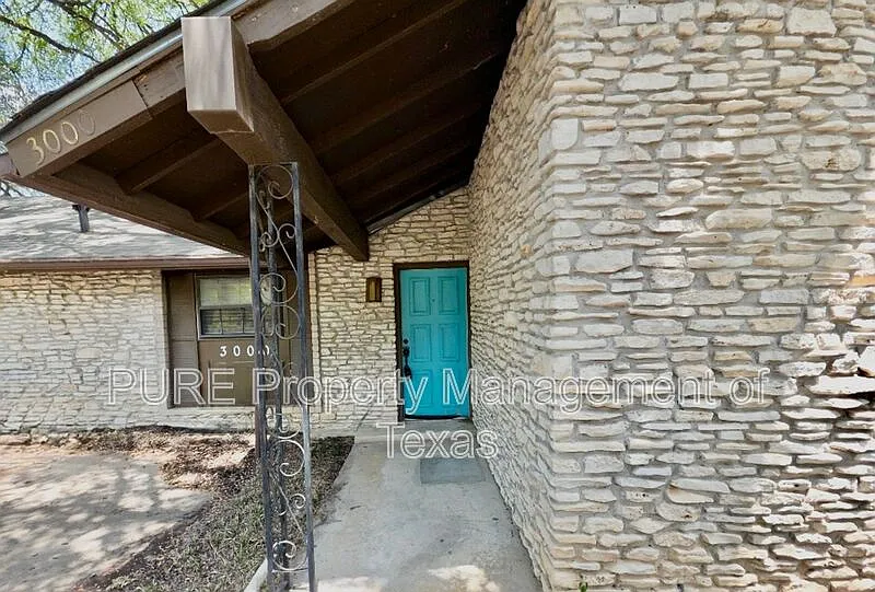 3 bed, 2.0 bath, 1145 sqft, $1,725 — Photo 2