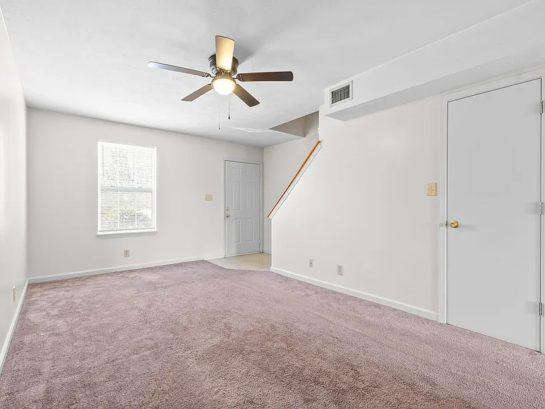Needmore Road-630-694 — Photo 8