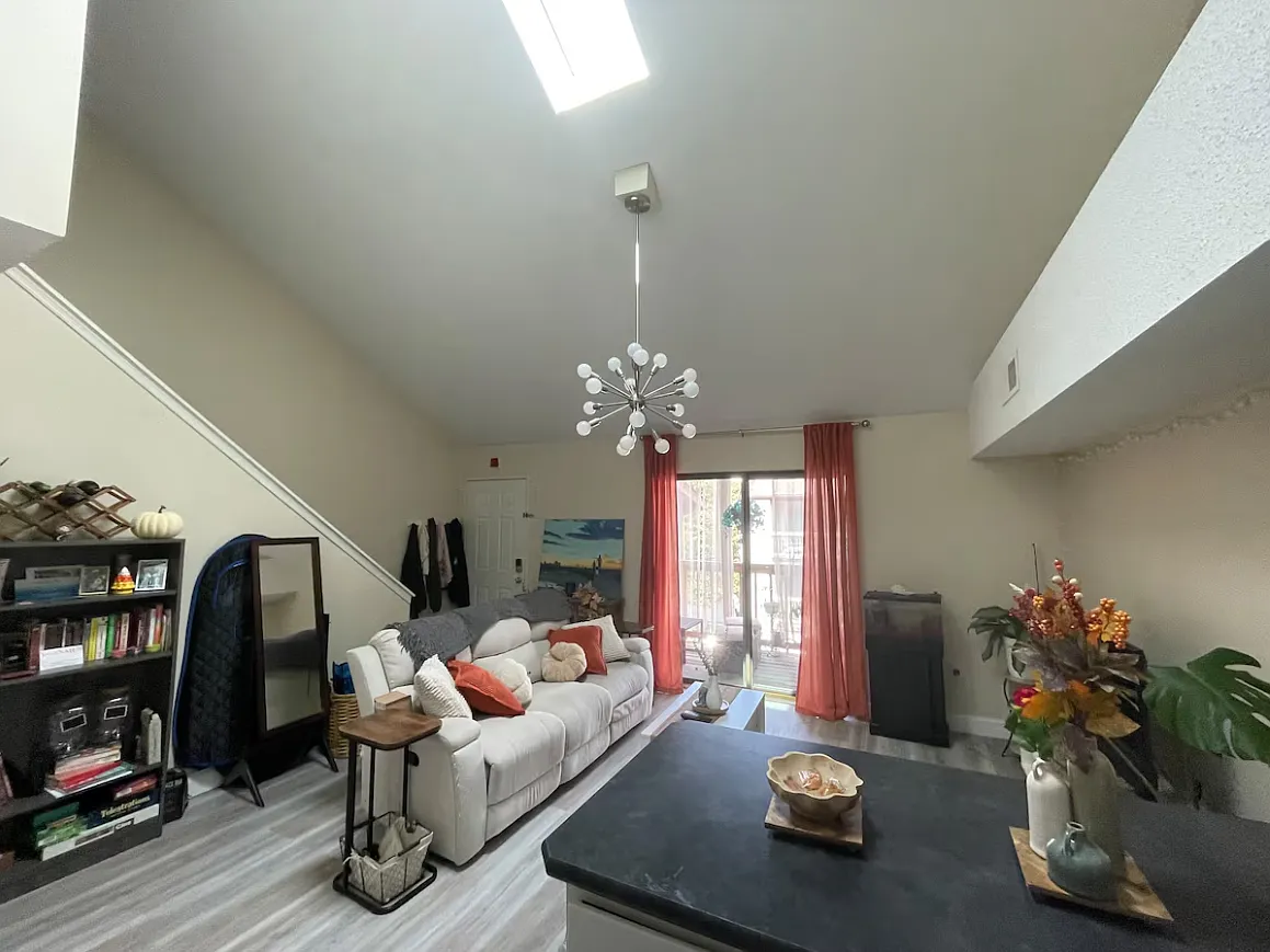 2 bed, 1250 sqft, $1,900 — Photo 3