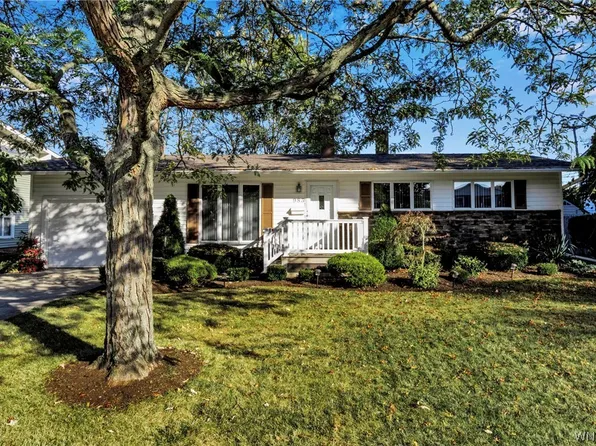 983 Carter Dr, Grand Island, NY 14072