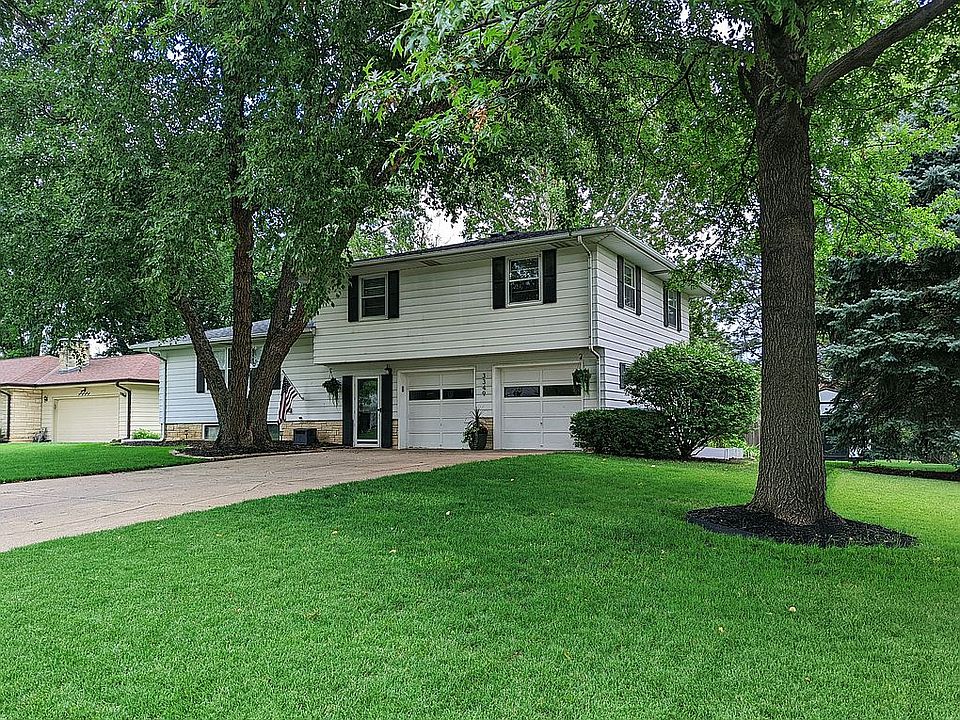 1st image of 3349 S 107th St