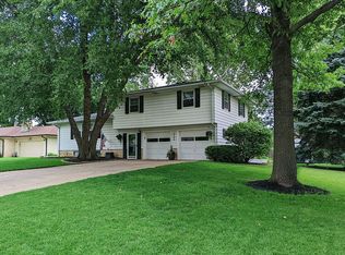 3349 S 107th St, Omaha, NE 68124
