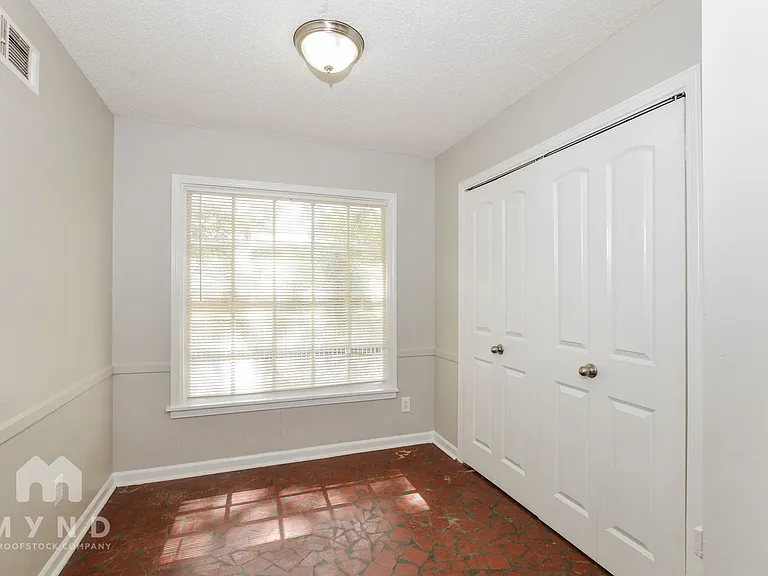 2154 Ashland Dr — Photo 15