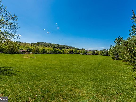 3rd image of 6417 Barrington Dr