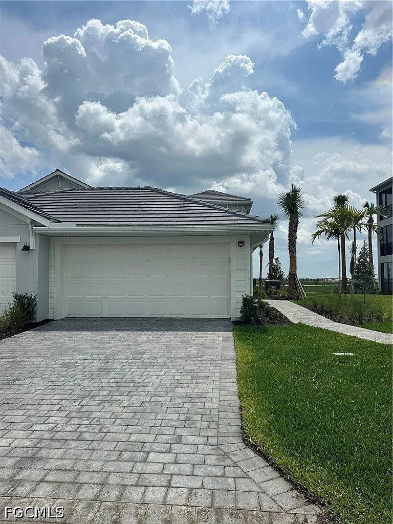 2 bed, 2.0 bath, 1569 sqft, $5,500 — Photo 1
