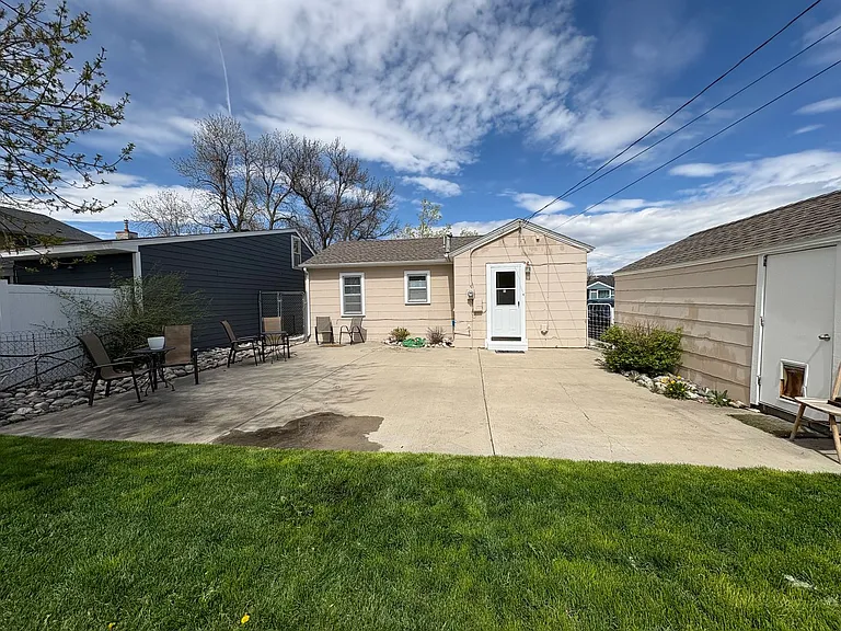 1628 Alderson Ave — Photo 3