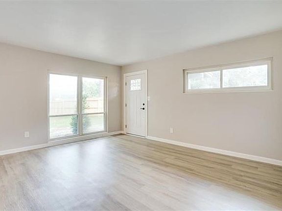 3rd image of 1715 Cordell Dr