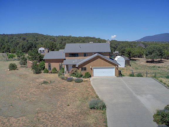 3rd image of 20 Steeplechase Dr