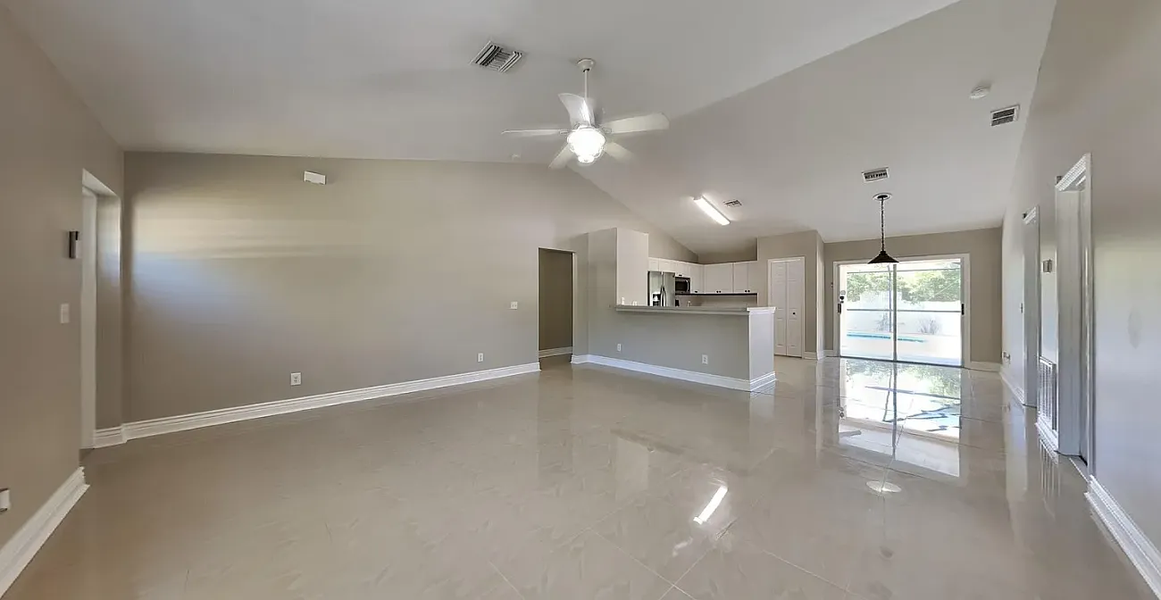 3 bed, 1280 sqft, $2,495 — Photo 2