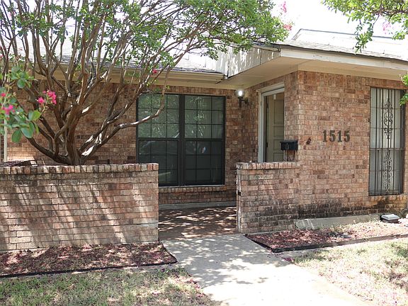 3rd image of 1515 Cherrycrest Ln